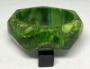 BB526 facet cut chunky marbled spinach green bakelite bangle